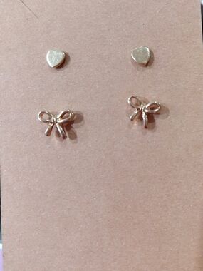 No Boundries New Gold Heart & Bow Stud Earring Set
